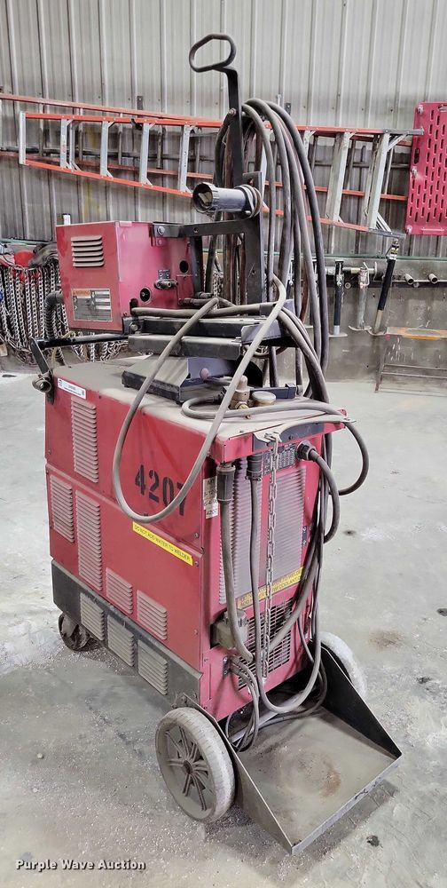 image for item DX6589 Lincoln Powerwave 450 welder