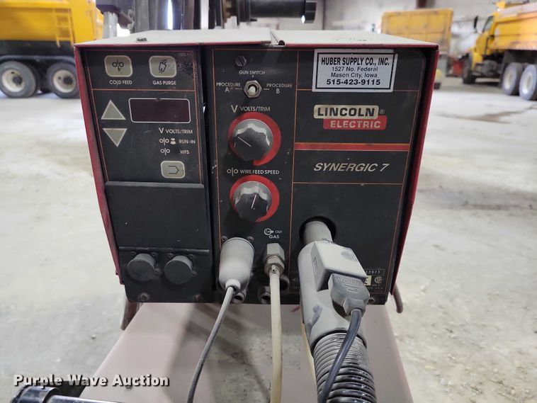 image for item DX6589 Lincoln Powerwave 450 welder