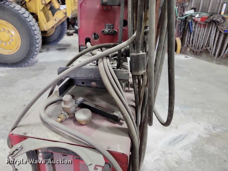 image for item DX6589 Lincoln Powerwave 450 welder