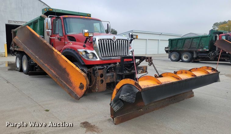 image for item DX6590 2012 International  Work Star 7600 dump truck