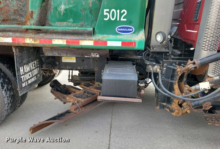 image for item DX6590 2012 International  Work Star 7600 dump truck