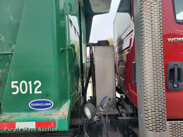 image for item DX6590 2012 International  Work Star 7600 dump truck