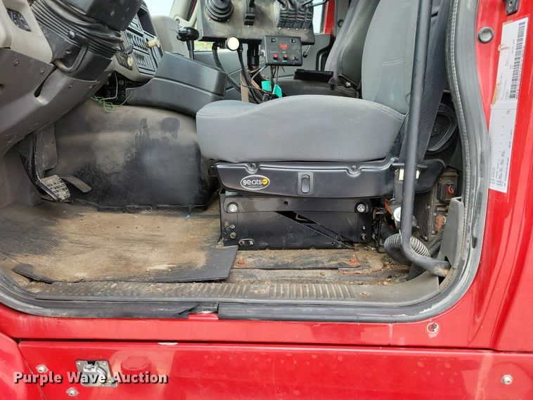 image for item DX6590 2012 International  Work Star 7600 dump truck