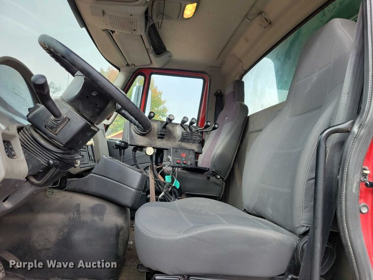 image for item DX6590 2012 International  Work Star 7600 dump truck