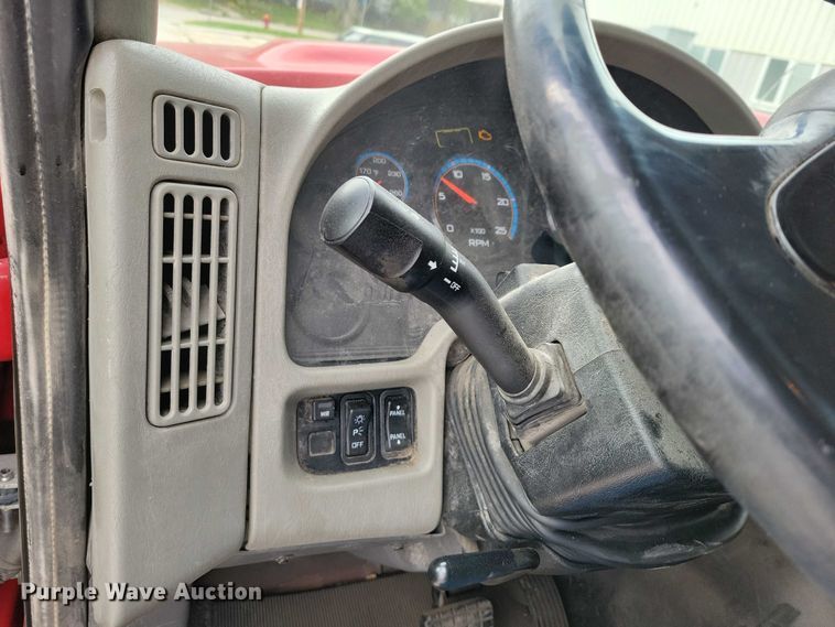 image for item DX6590 2012 International  Work Star 7600 dump truck