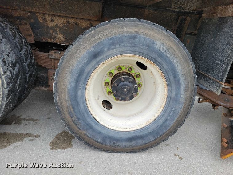 image for item DX6590 2012 International  Work Star 7600 dump truck