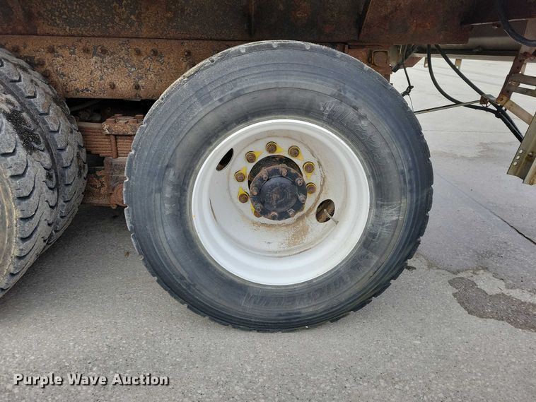 image for item DX6590 2012 International  Work Star 7600 dump truck