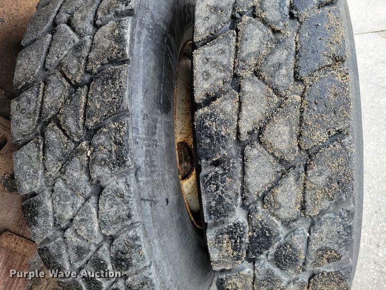 image for item DX6590 2012 International  Work Star 7600 dump truck