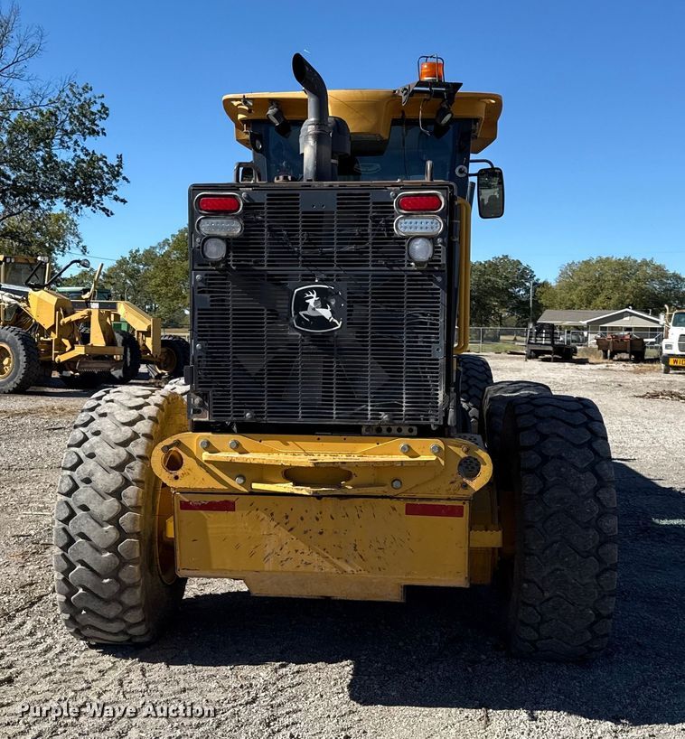 image for item DY8321 2009 John Deere 770G motor grader