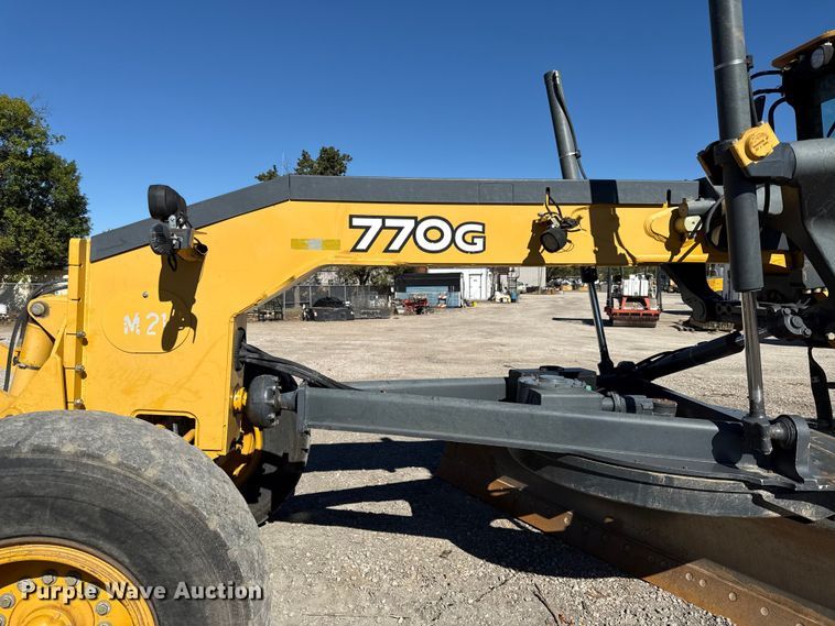 image for item DY8321 2009 John Deere 770G motor grader