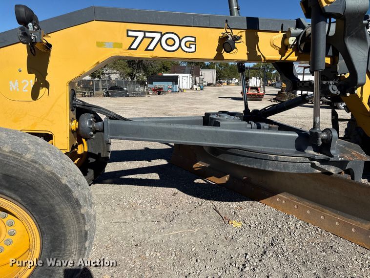 image for item DY8321 2009 John Deere 770G motor grader