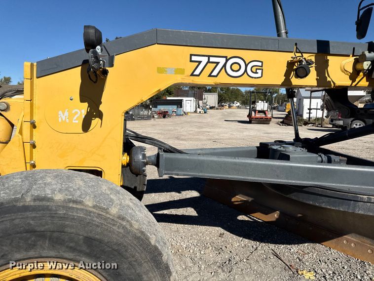 image for item DY8321 2009 John Deere 770G motor grader