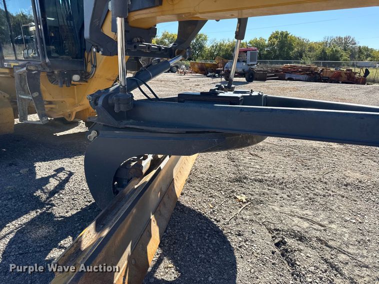 image for item DY8321 2009 John Deere 770G motor grader