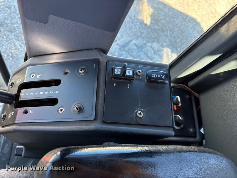 image for item DY8321 2009 John Deere 770G motor grader