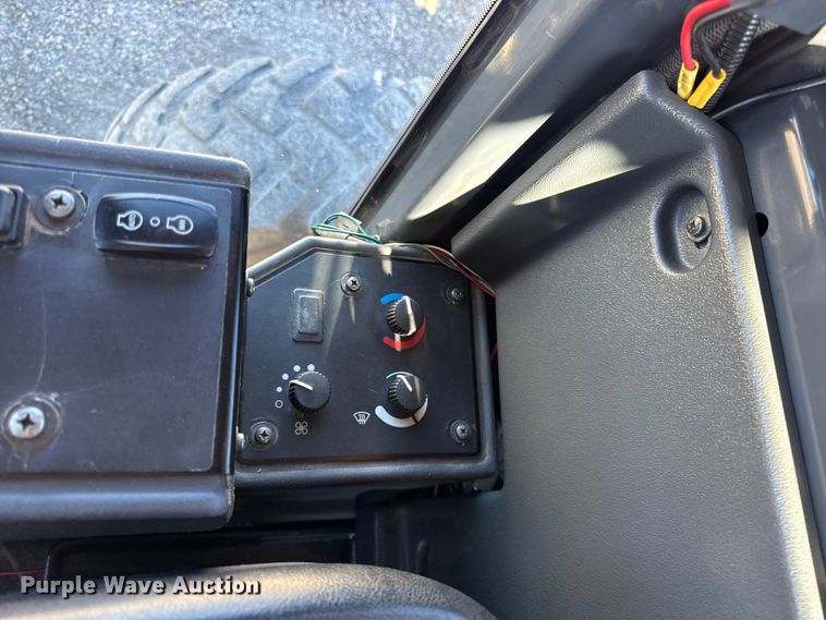 image for item DY8321 2009 John Deere 770G motor grader