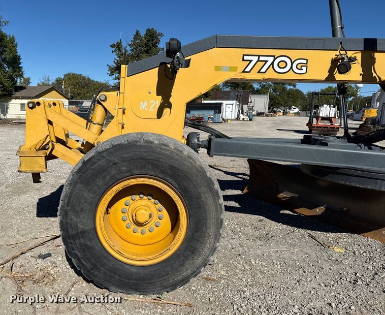 image for item DY8321 2009 John Deere 770G motor grader