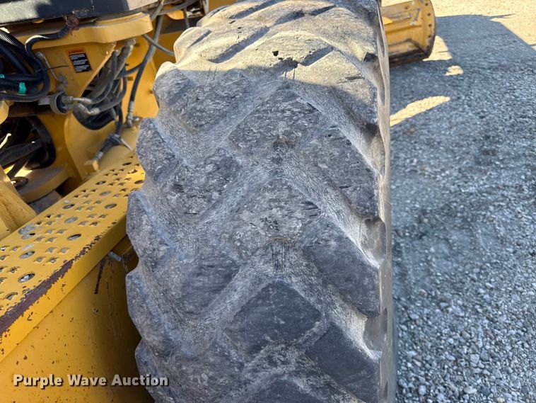 image for item DY8321 2009 John Deere 770G motor grader