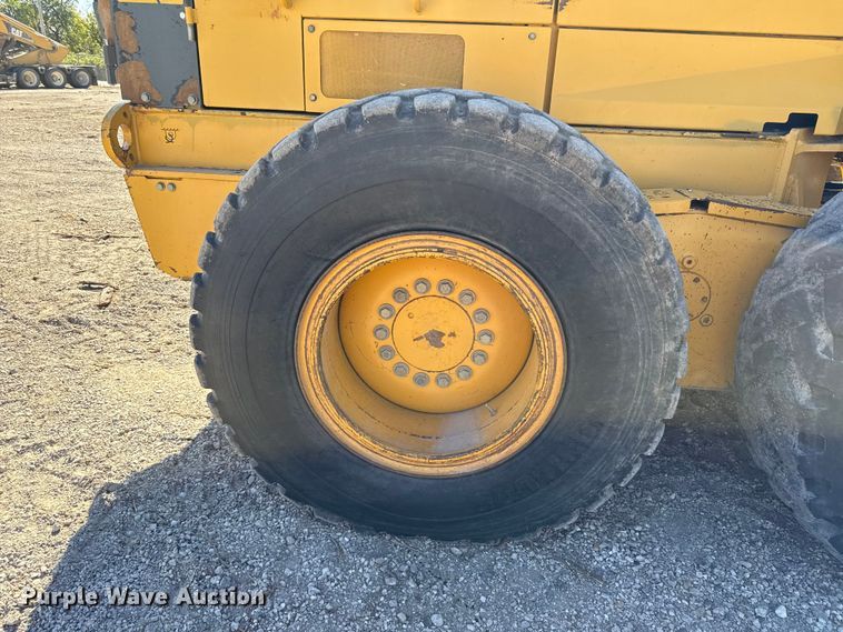 image for item DY8321 2009 John Deere 770G motor grader