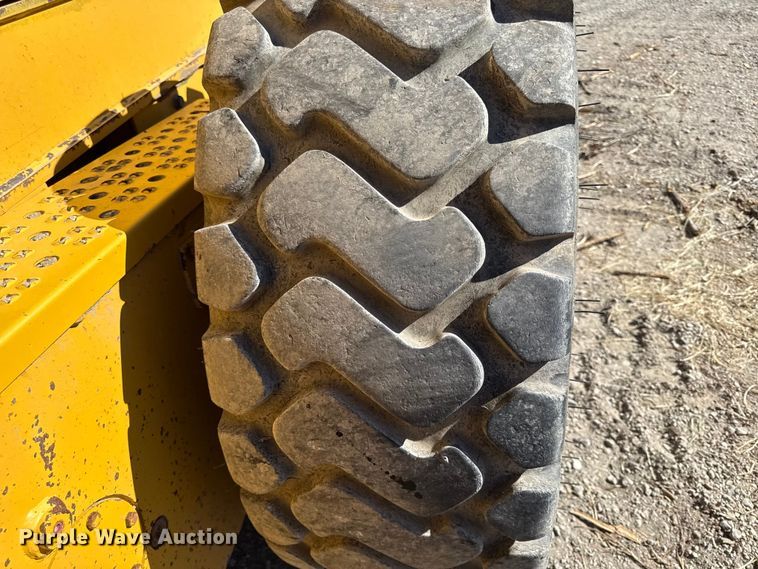 image for item DY8321 2009 John Deere 770G motor grader