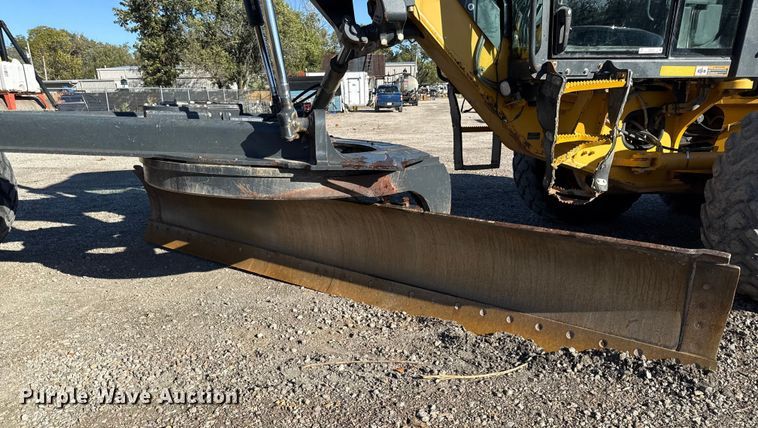 image for item DY8322 2009 John Deere 770G motor grader