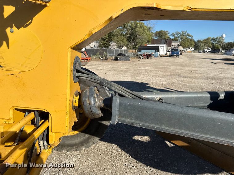 image for item DY8322 2009 John Deere 770G motor grader