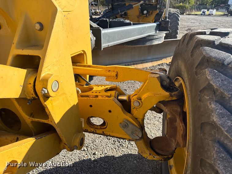 image for item DY8322 2009 John Deere 770G motor grader