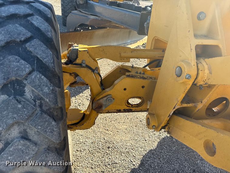 image for item DY8322 2009 John Deere 770G motor grader