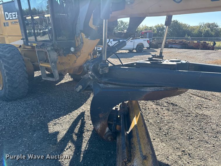 image for item DY8322 2009 John Deere 770G motor grader