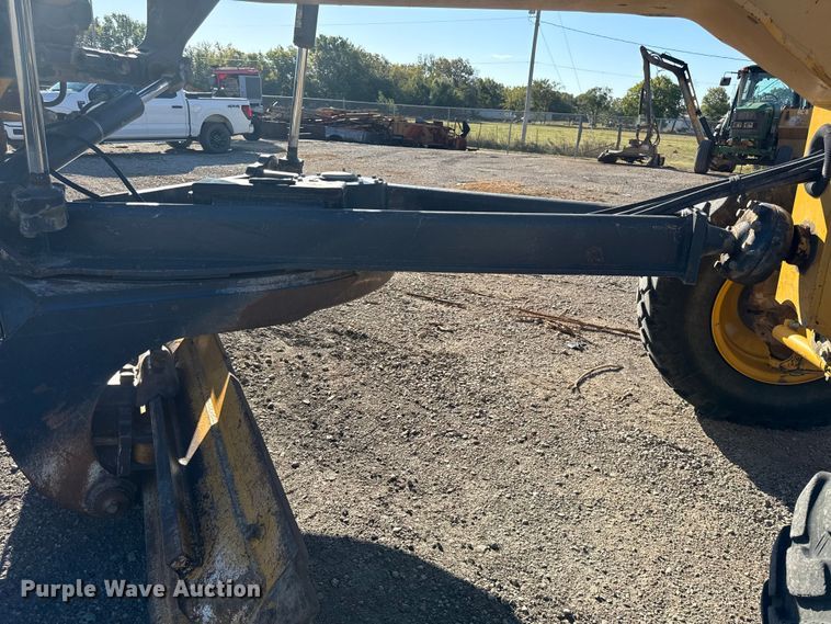 image for item DY8322 2009 John Deere 770G motor grader