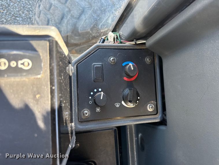 image for item DY8322 2009 John Deere 770G motor grader