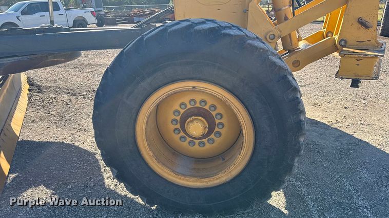 image for item DY8322 2009 John Deere 770G motor grader