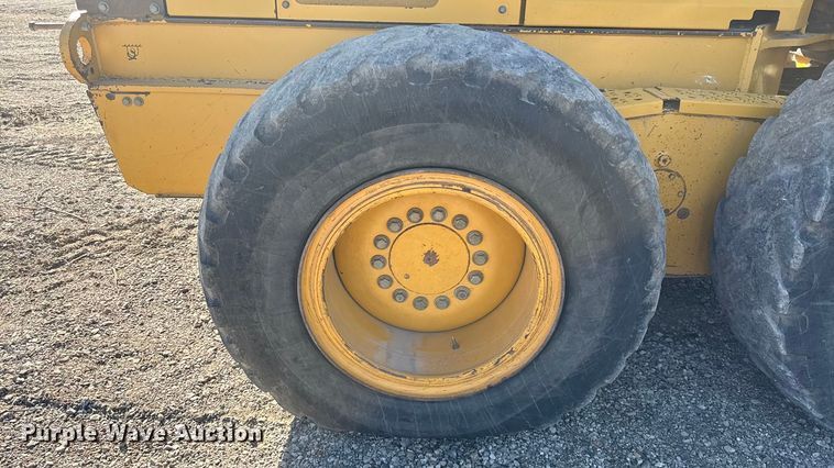 image for item DY8322 2009 John Deere 770G motor grader