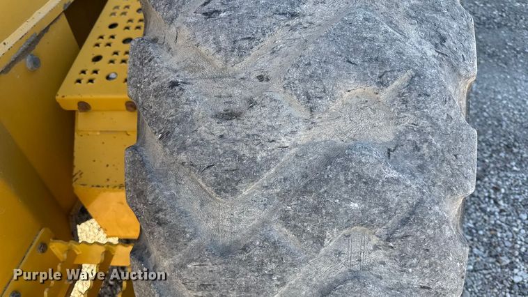 image for item DY8322 2009 John Deere 770G motor grader