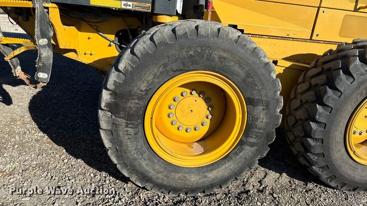 image for item DY8322 2009 John Deere 770G motor grader