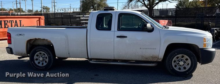 image for item DY8456 2012 Chevrolet Silverado 1500 Ext. Cab pickup truck