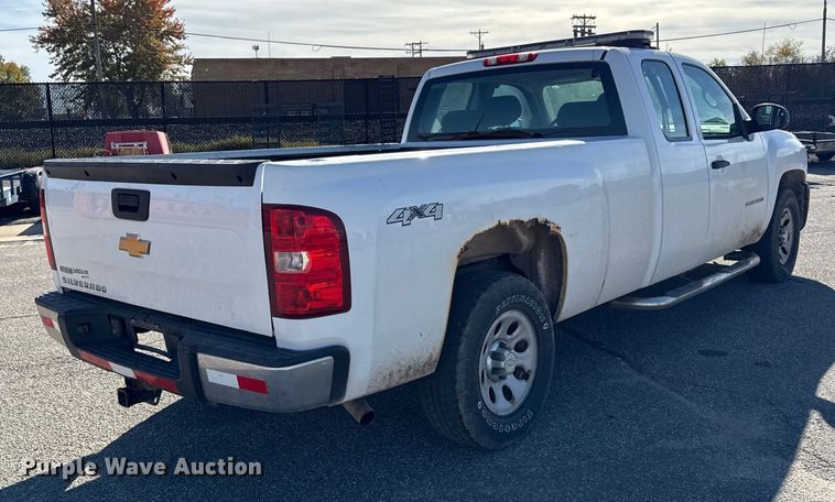 image for item DY8456 2012 Chevrolet Silverado 1500 Ext. Cab pickup truck