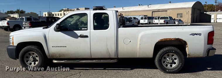 image for item DY8456 2012 Chevrolet Silverado 1500 Ext. Cab pickup truck