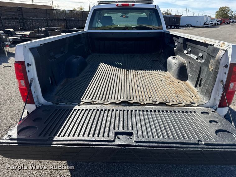 image for item DY8456 2012 Chevrolet Silverado 1500 Ext. Cab pickup truck