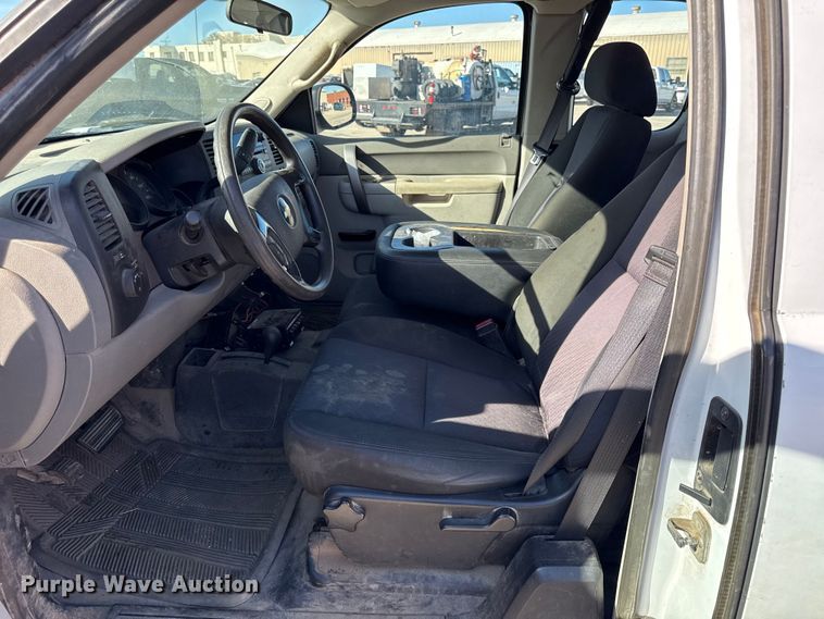 image for item DY8456 2012 Chevrolet Silverado 1500 Ext. Cab pickup truck