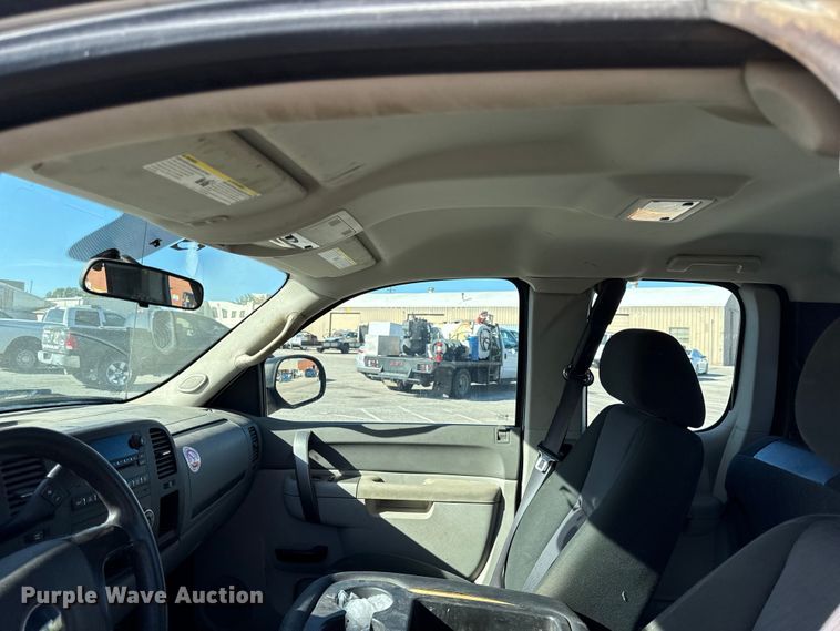 image for item DY8456 2012 Chevrolet Silverado 1500 Ext. Cab pickup truck