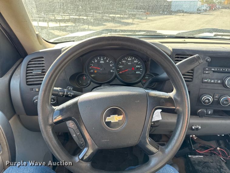 image for item DY8456 2012 Chevrolet Silverado 1500 Ext. Cab pickup truck