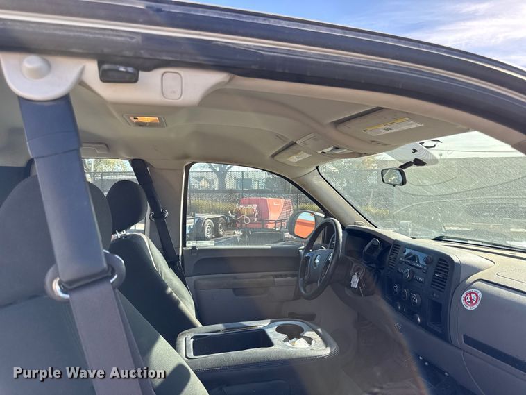 image for item DY8456 2012 Chevrolet Silverado 1500 Ext. Cab pickup truck