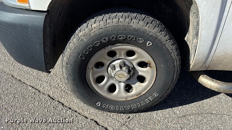 image for item DY8456 2012 Chevrolet Silverado 1500 Ext. Cab pickup truck