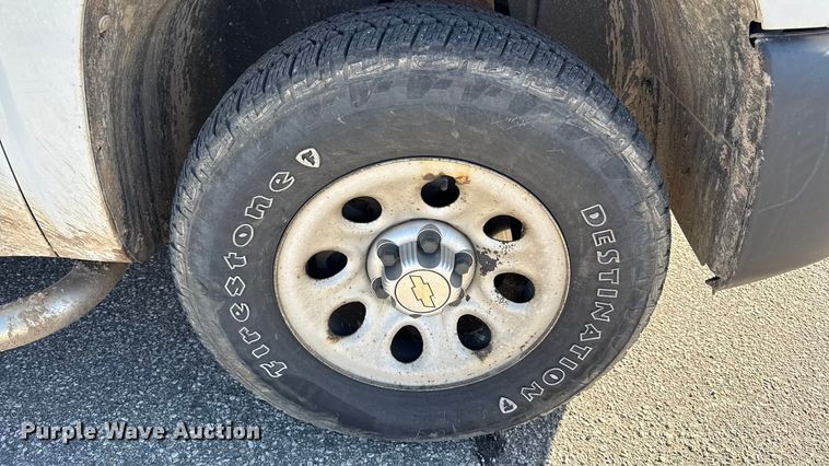 image for item DY8456 2012 Chevrolet Silverado 1500 Ext. Cab pickup truck