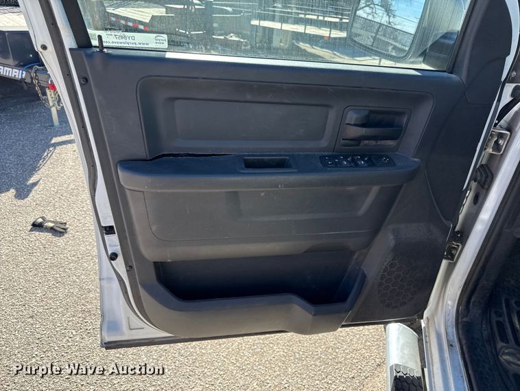 image for item DY8457 2012 Dodge Ram 2500HD Crew Cab pickup truck