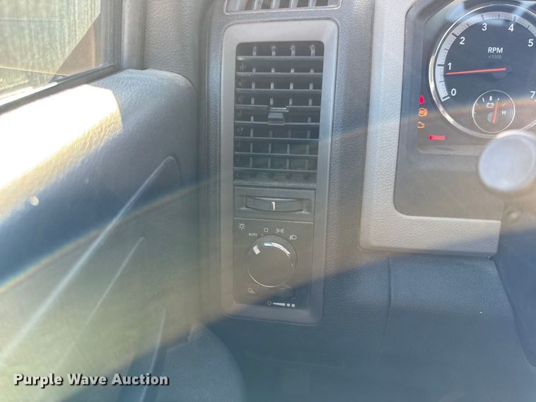 image for item DY8457 2012 Dodge Ram 2500HD Crew Cab pickup truck