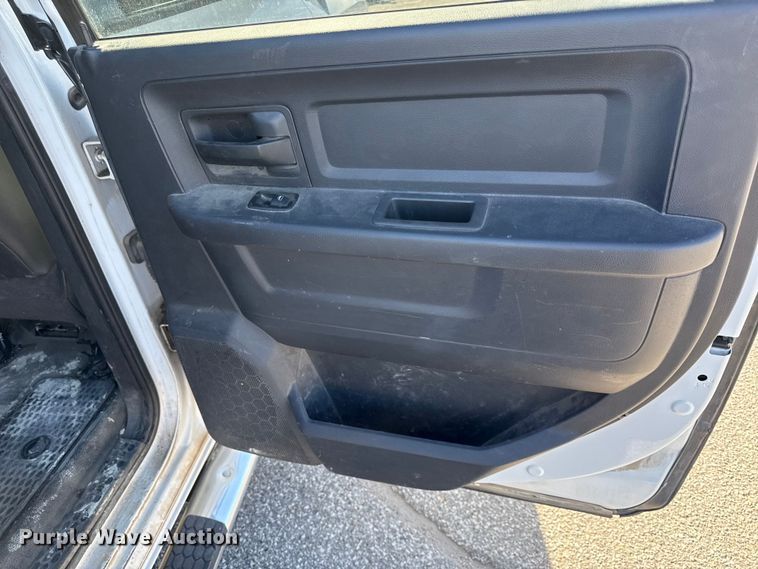 image for item DY8457 2012 Dodge Ram 2500HD Crew Cab pickup truck