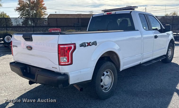 image for item DY8458 2016 Ford F150 XL SuperCab pickup truck