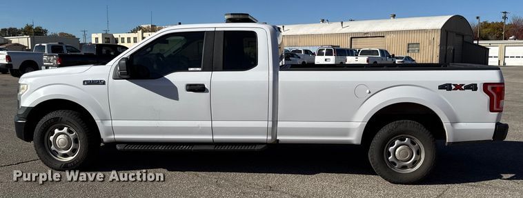 image for item DY8458 2016 Ford F150 XL SuperCab pickup truck