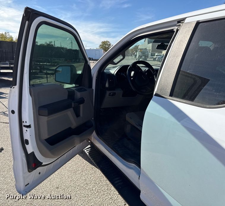 image for item DY8458 2016 Ford F150 XL SuperCab pickup truck